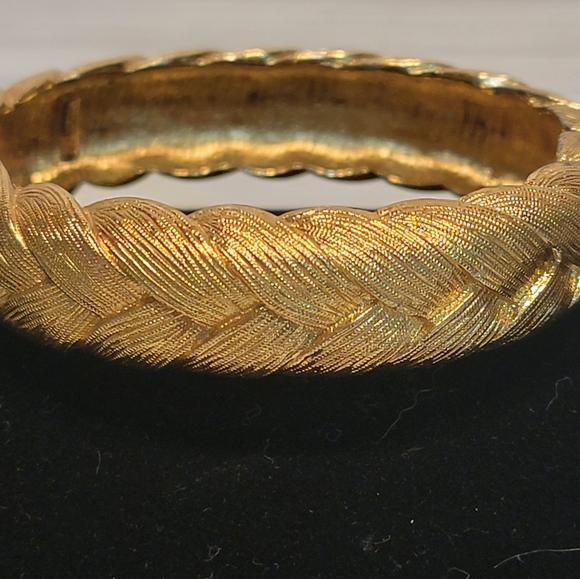 Vintage Monet Gold-tone Bangle Bracelet - Picture 2 of 4